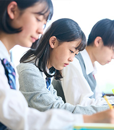 合格後も一貫したサポートが可能です。